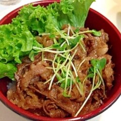 簡単牛焼き肉丼 レシピ 作り方 By ふとももぷるぷる 楽天レシピ